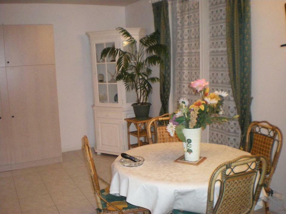 Les Fontaines Saint Leonard Apartment Honfleur Exterior foto